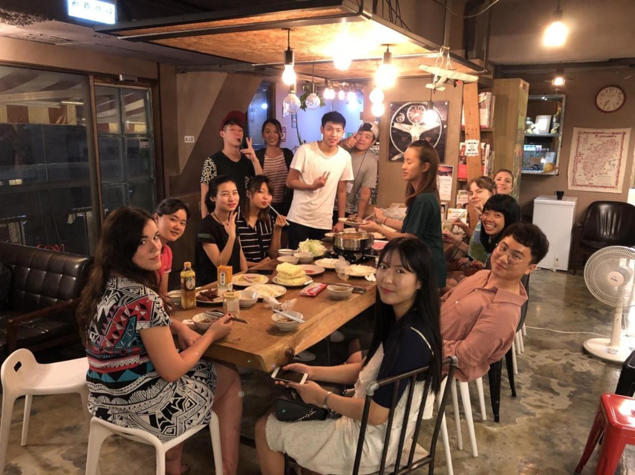 Ximen Wow Hostel Taipei Esterno foto
